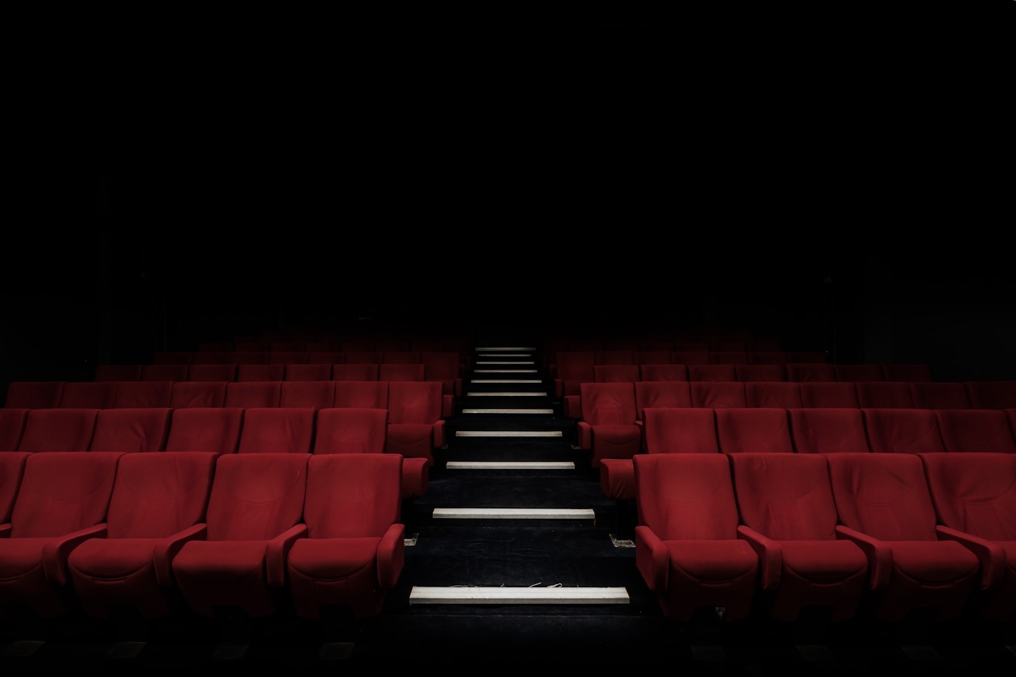 The Art of Cinematic Previews: What to Look For